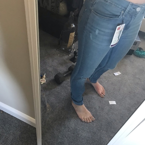 NWT LEVIS JEANS - Picture 5 of 7